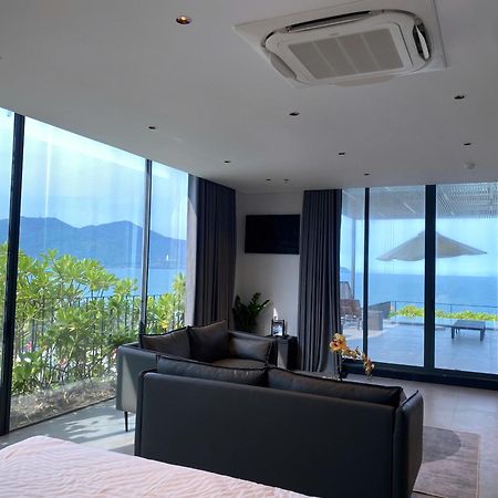 Jbay Beachfront Boutique Hotel Дананг Экстерьер фото