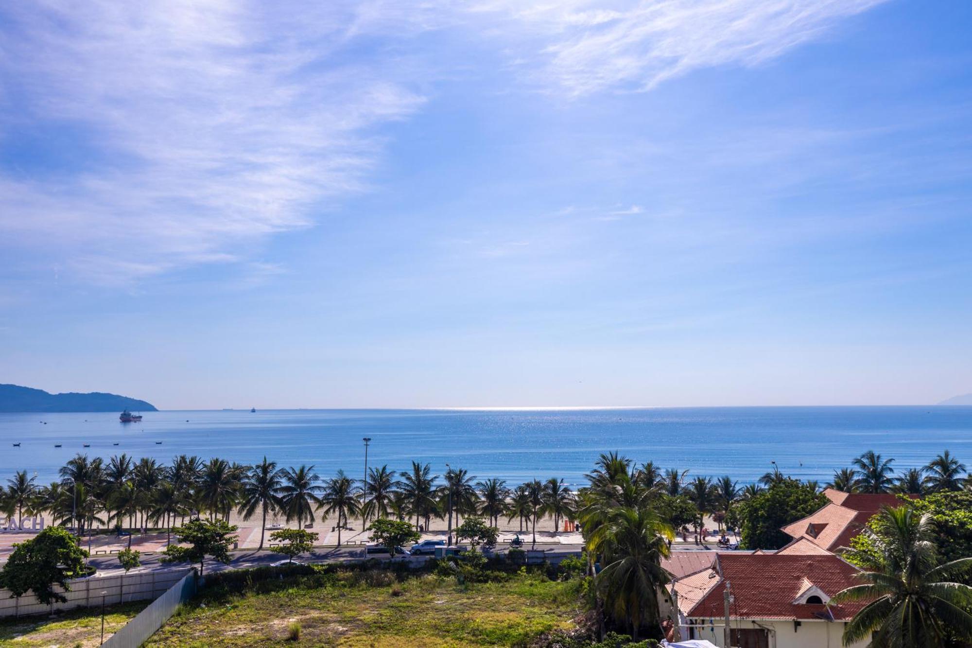 Jbay Beachfront Boutique Hotel Дананг Экстерьер фото