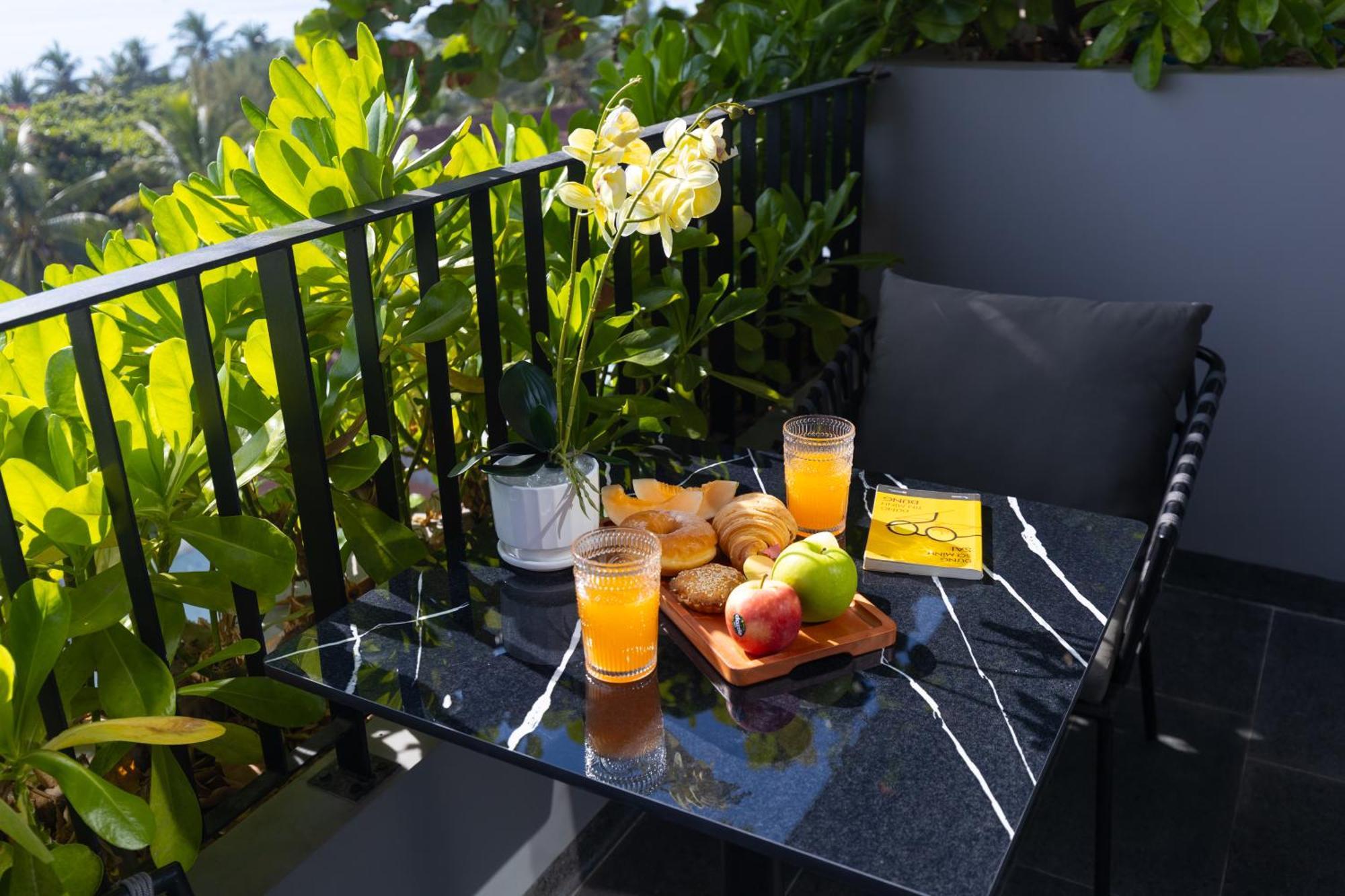 Jbay Beachfront Boutique Hotel Дананг Экстерьер фото