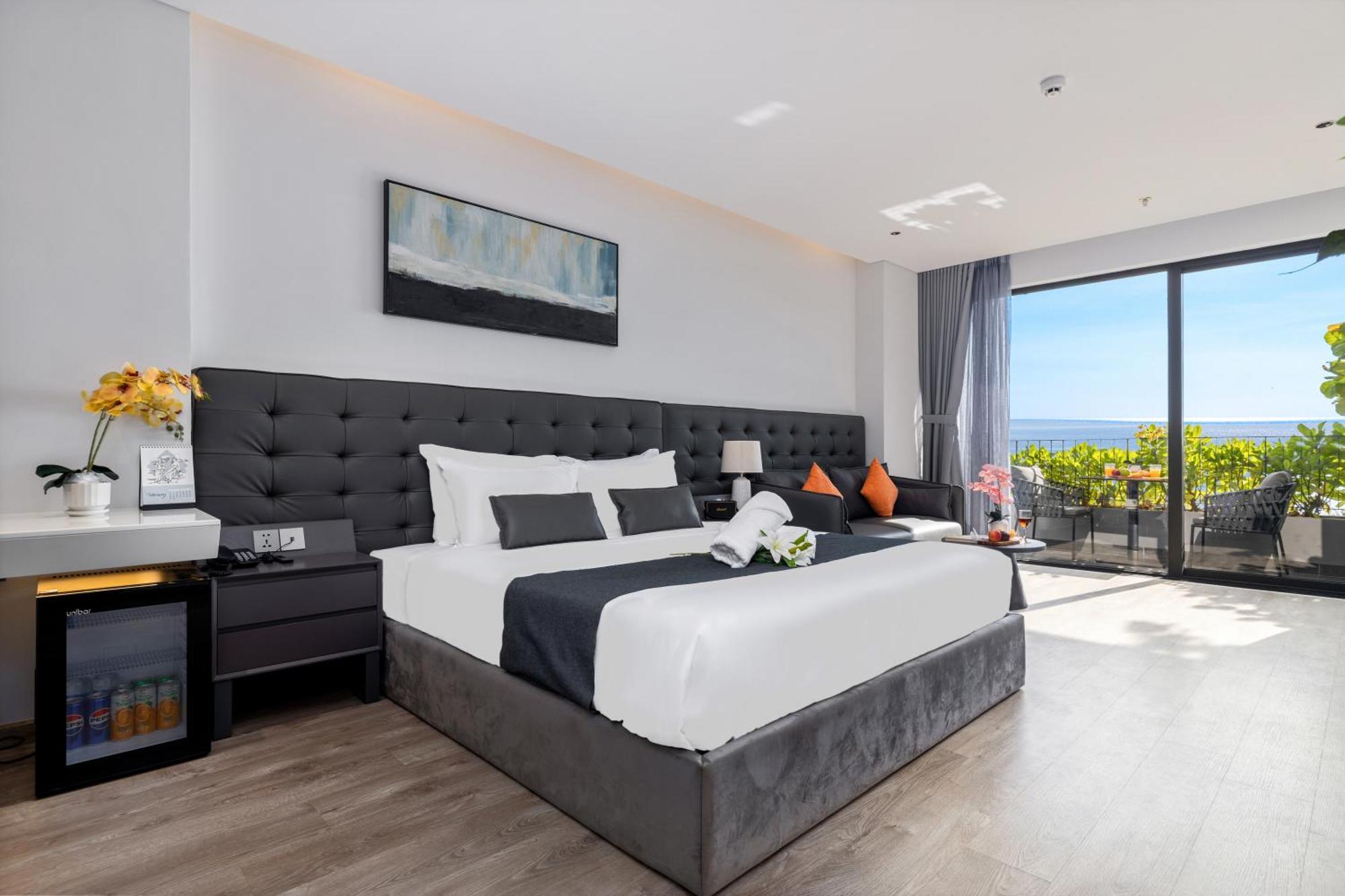 Jbay Beachfront Boutique Hotel Дананг Экстерьер фото