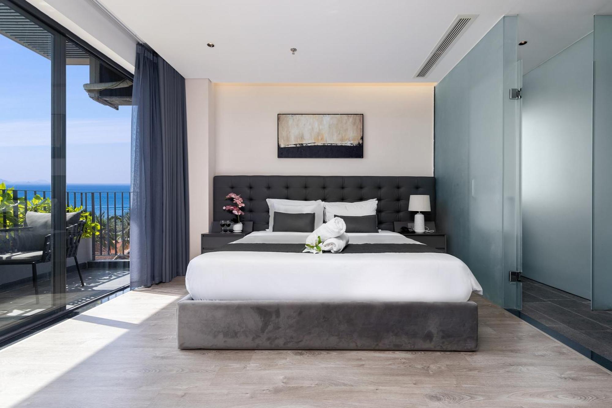 Jbay Beachfront Boutique Hotel Дананг Экстерьер фото