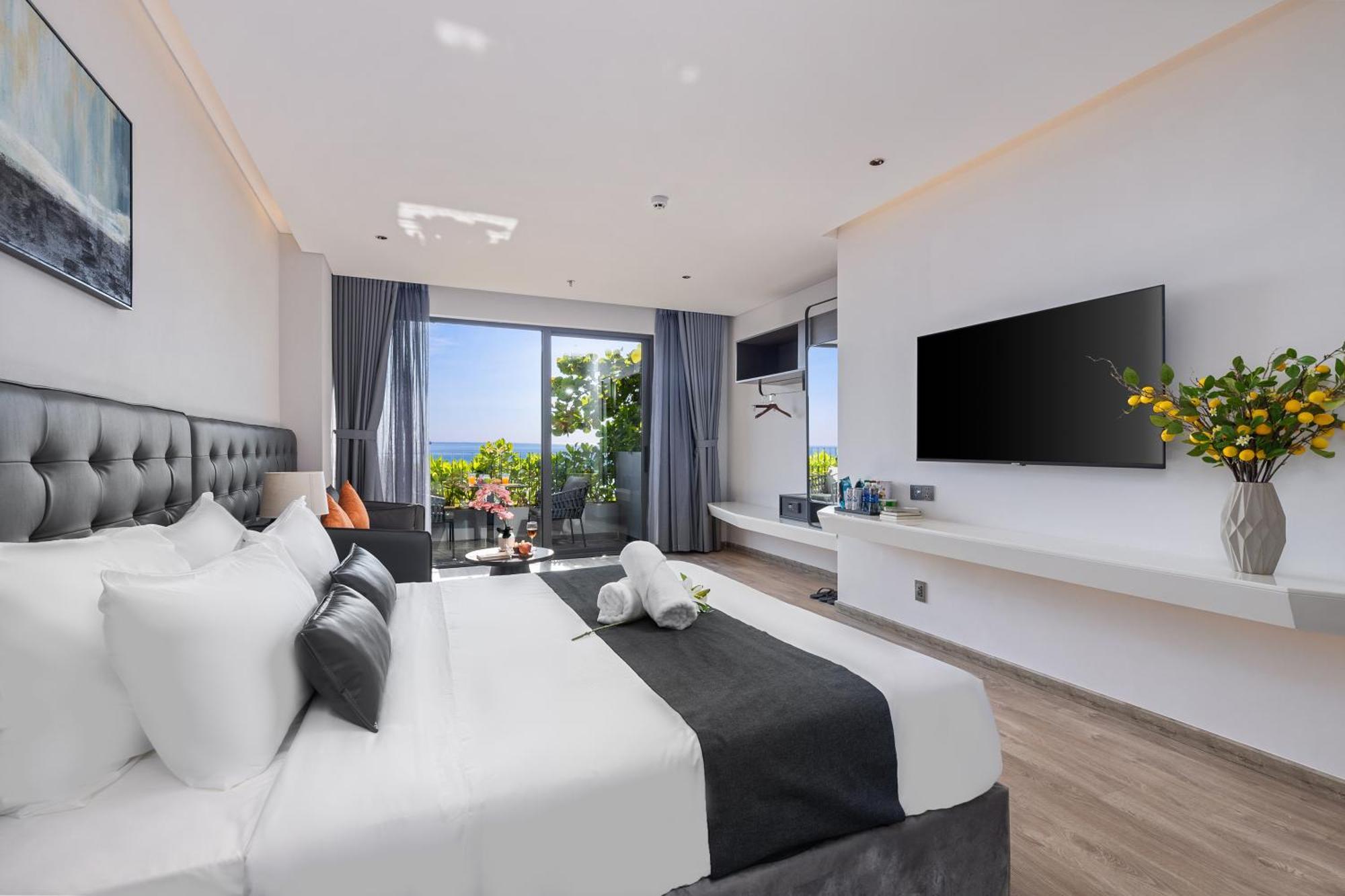 Jbay Beachfront Boutique Hotel Дананг Экстерьер фото