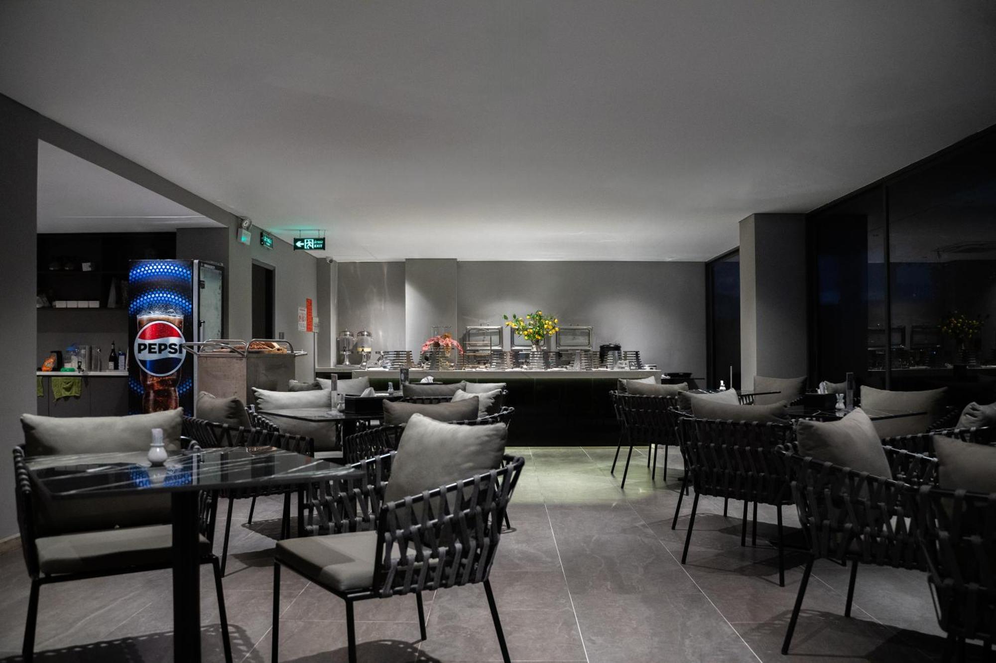 Jbay Beachfront Boutique Hotel Дананг Экстерьер фото