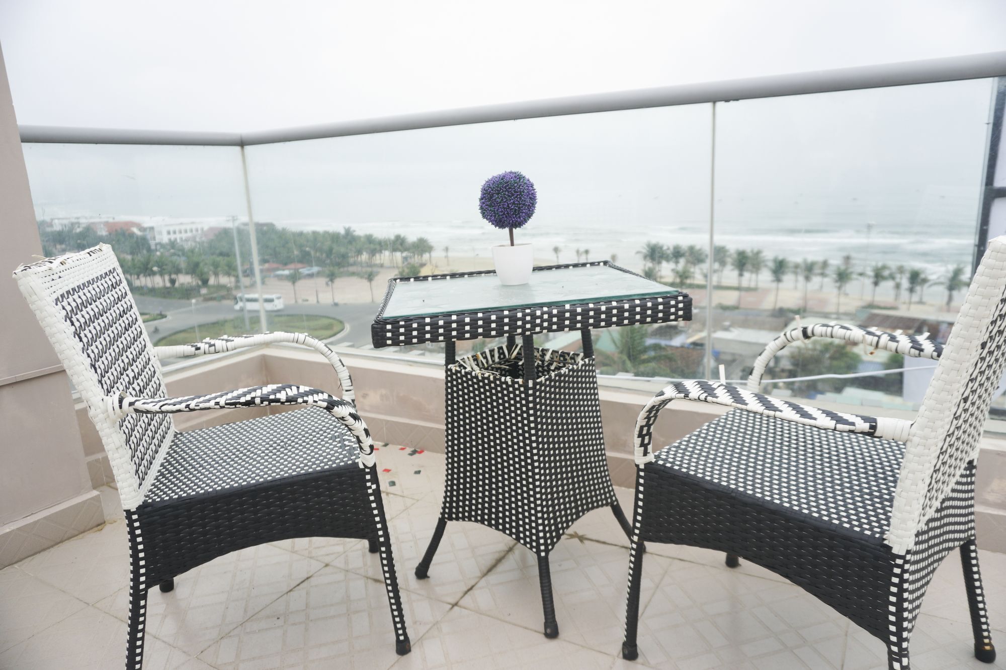 Jbay Beachfront Boutique Hotel Дананг Экстерьер фото